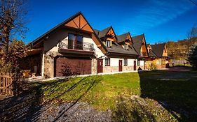 Domek u Świerków 2 - Zabytkowe domki 4 i 8 osobowe, w każdym 2 sypialnie, 2 łazienki, aneks kuchenny, balkon, 1,5km Termy Chochołowskie
